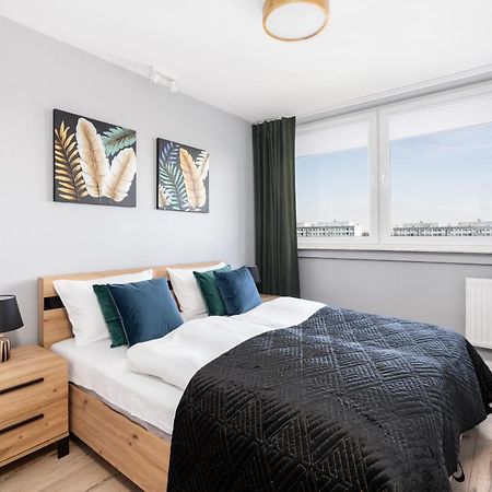 Stylish Apartment Near Wroclavia For 4 Guests By Noclegi Renters Wrocław Extérieur photo