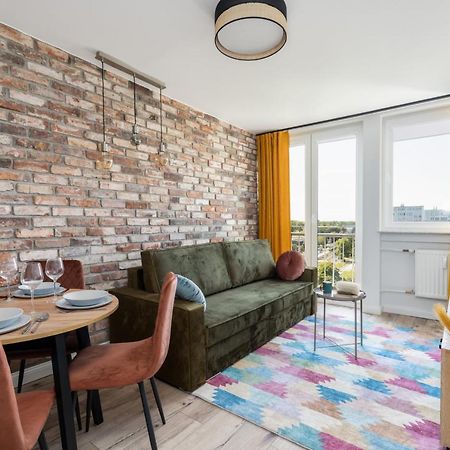 Stylish Apartment Near Wroclavia For 4 Guests By Noclegi Renters Wrocław Extérieur photo