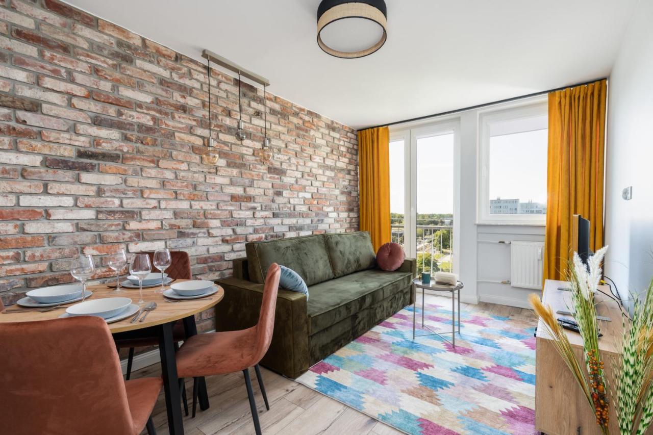 Stylish Apartment Near Wroclavia For 4 Guests By Noclegi Renters Wrocław Extérieur photo