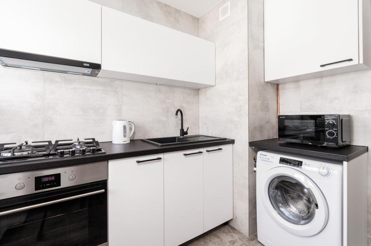 Stylish Apartment Near Wroclavia For 4 Guests By Noclegi Renters Wrocław Extérieur photo